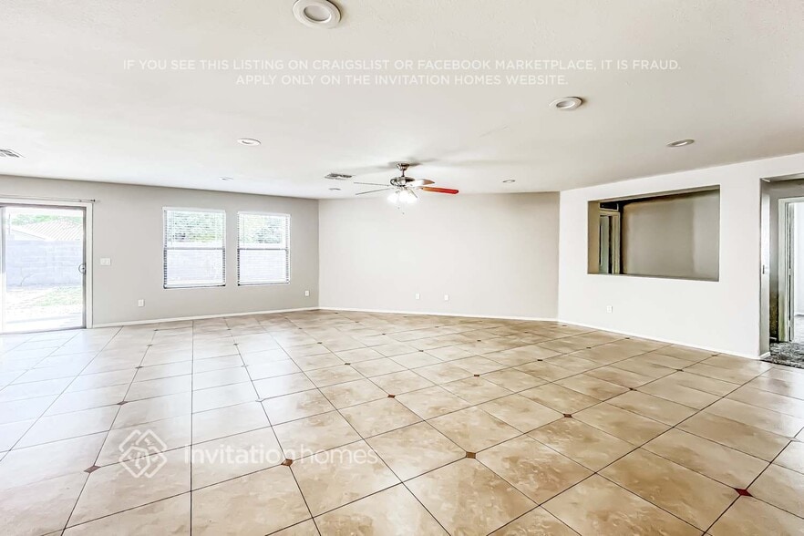 Building Photo - 9049 E Plata Ave