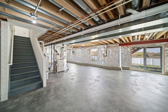 Building Photo - 356 S Pointe Ave