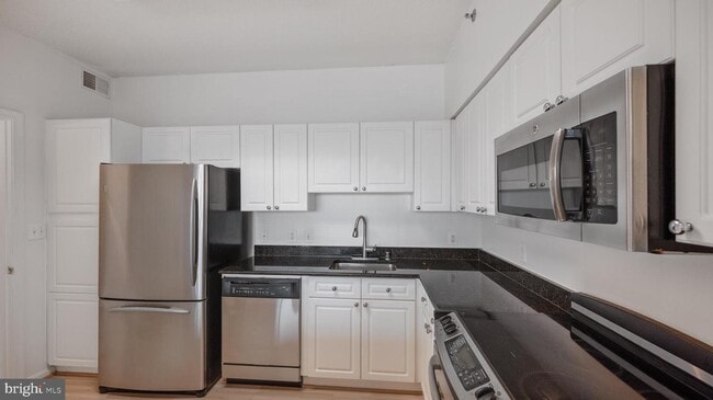 Building Photo - 3100 N Leisure World Blvd