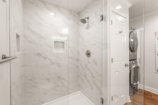 Building Photo - 2420 Durwood-