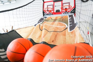 Building Photo - 6406 Regency Ln