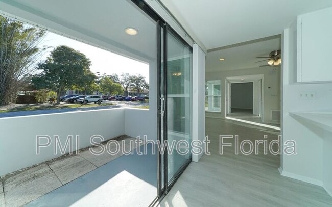 Building Photo - 2139 Couver Dr