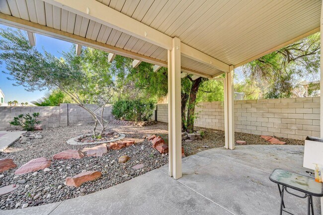 Building Photo - Tri-Level Home with Pool & Spa in Henderson, 89074