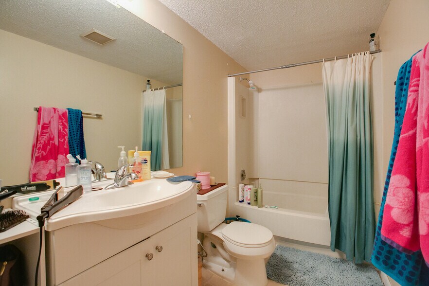 Building Photo - 163 Minnesota Ave