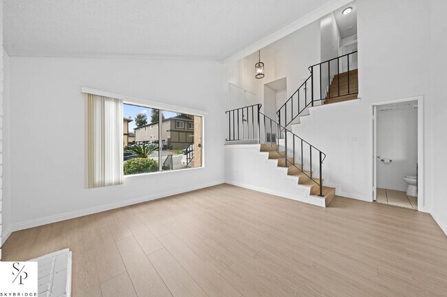 Building Photo - 3BR/1.5BA with Hardwood Floors — 1,165 sq ft in West Covina