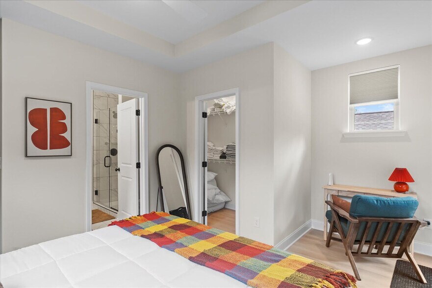 Building Photo - 323 Kelly's Ferry Pl