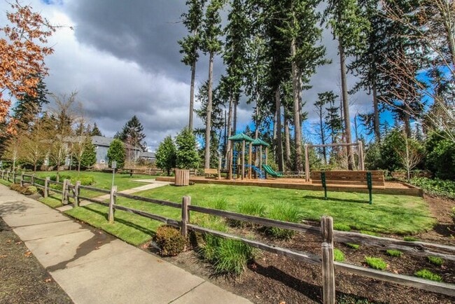 Building Photo - Excellent Snohomish Location. 5bed 3bath 2 Car Garage Sitting on a non through street with very l...