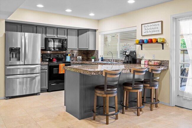 Building Photo - 14836 N Moon Valley Dr