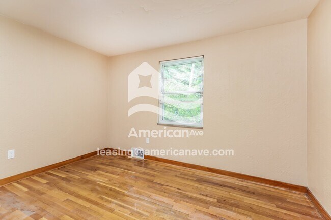 Building Photo - 65 W Bellecrest Ave