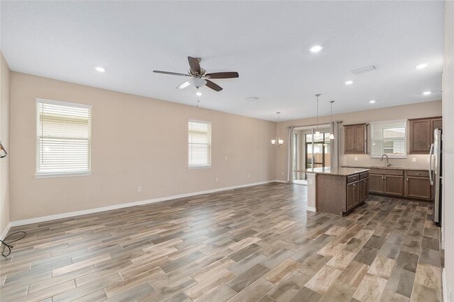 Building Photo - 5587 NW 40th Pl