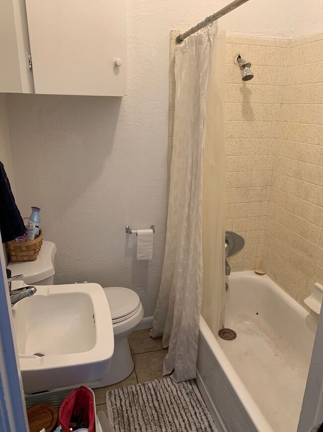 Building Photo - Cute Provo 2 Bedroom Apartment