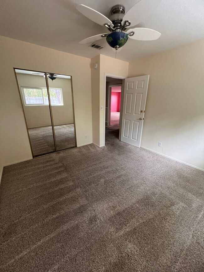 Building Photo - Newbury Park - Three bedroom, bonus room (could be 4th bedroom, 2.5 bathrooms
