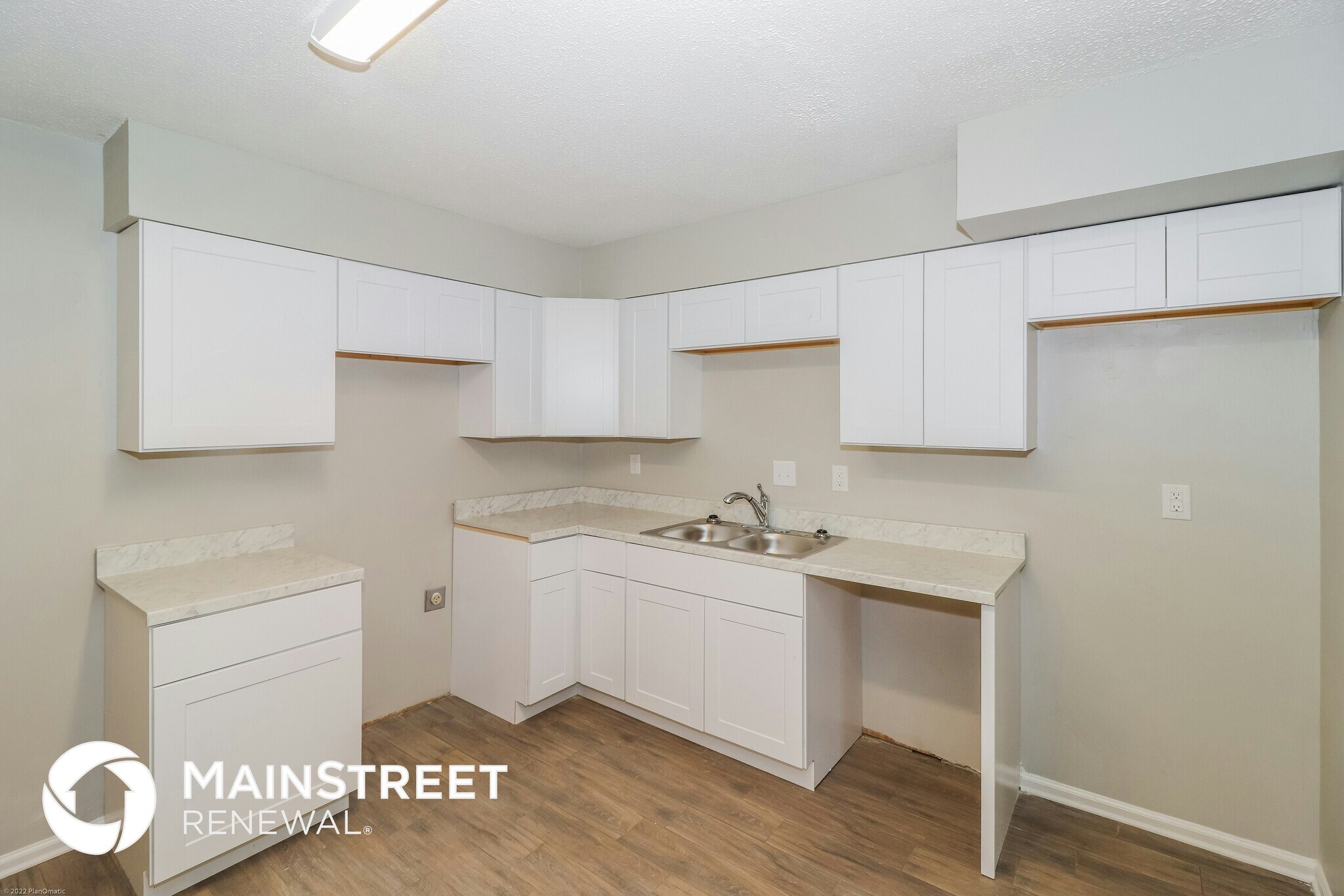 Building Photo - 5380 Albemarle Dr
