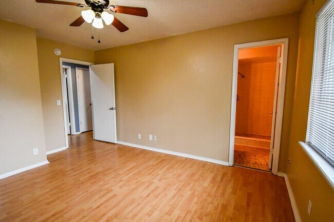 Building Photo - 4-Bed, 2-Bath Home in Broken Arrow Schools...