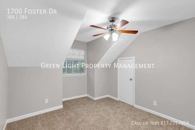 Building Photo - 1700 Foster Dr