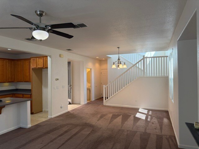 Building Photo - Gorgeous Modesto Home 3 Bedroom 2.5 Bathroom
