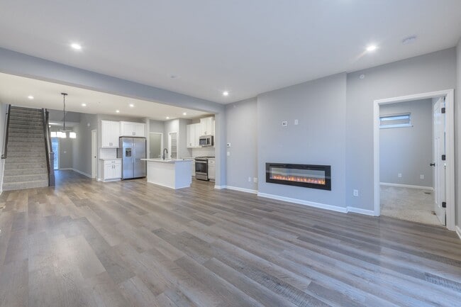 Building Photo - Awesome maple grove 5 bed 4 bath townhome! Pond views, 2 years old!