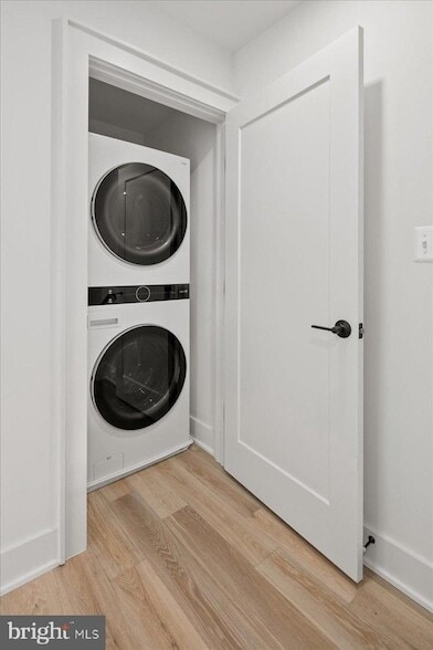 Building Photo - 909 N Irving St