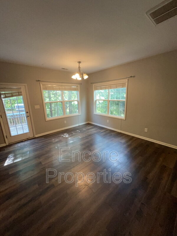 Building Photo - 821 Woodside Park Ln
