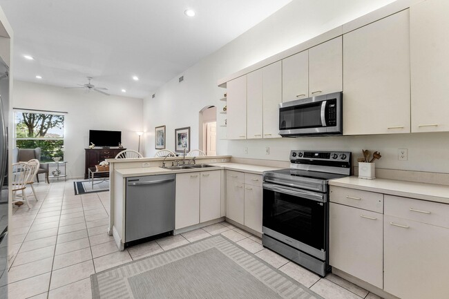 Building Photo - 4378 Danielson Dr