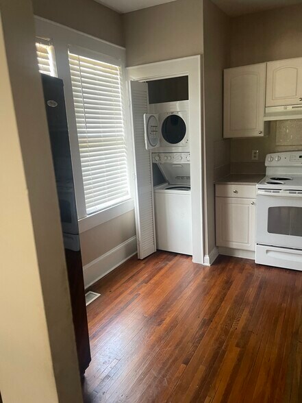 Building Photo - 322 Walnut Ave