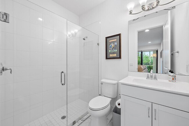 Building Photo - 12514 Gross Pointe Dr