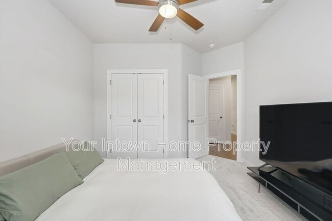 Building Photo - 1342 Stanley Park Dr