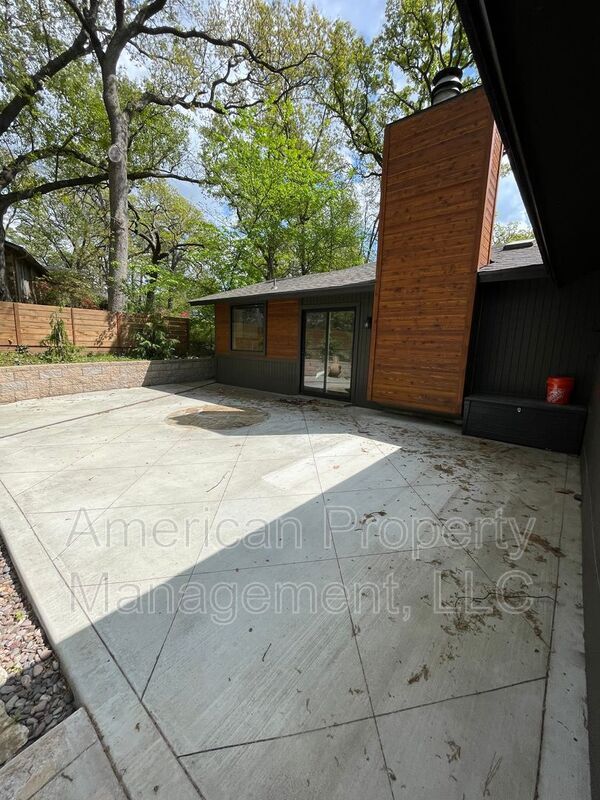 Building Photo - 3711 E 108th St