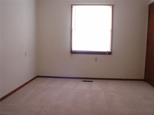 Building Photo - 20 Cobb Cir