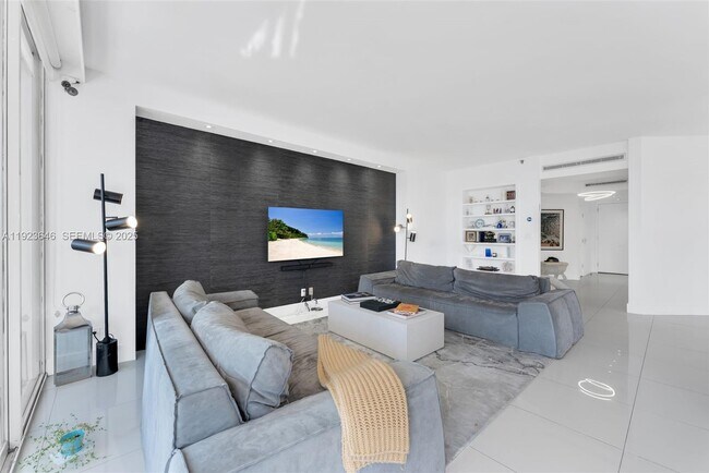 Building Photo - 19500 Turnberry Way