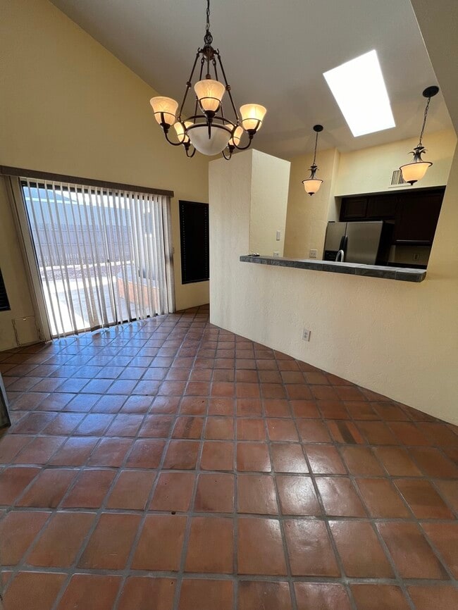 Building Photo - 6368 N Willowhaven Dr