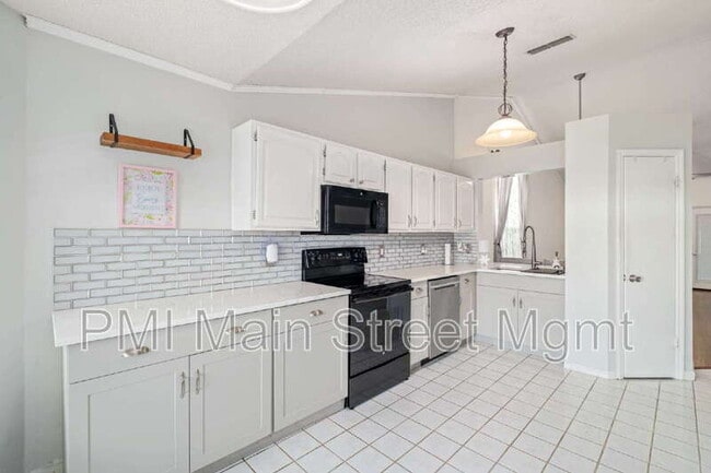 Building Photo - 6677 Ryan Chase Ct