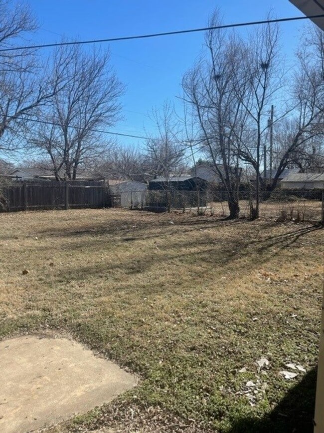 Building Photo - 3330 S Euclid St