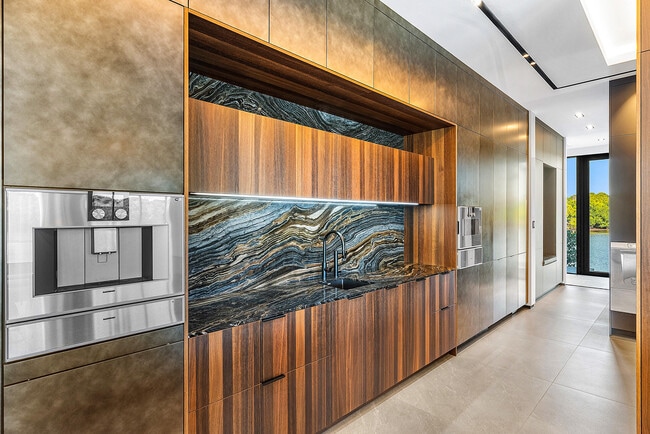 Building Photo - 2934 NE 8th Ave