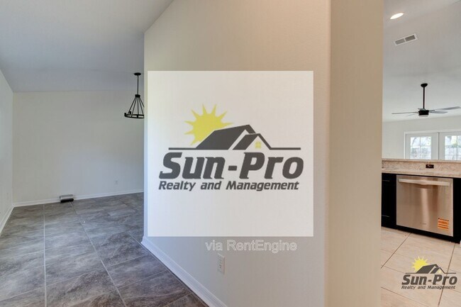 Building Photo - 5505 Magnolia Ave