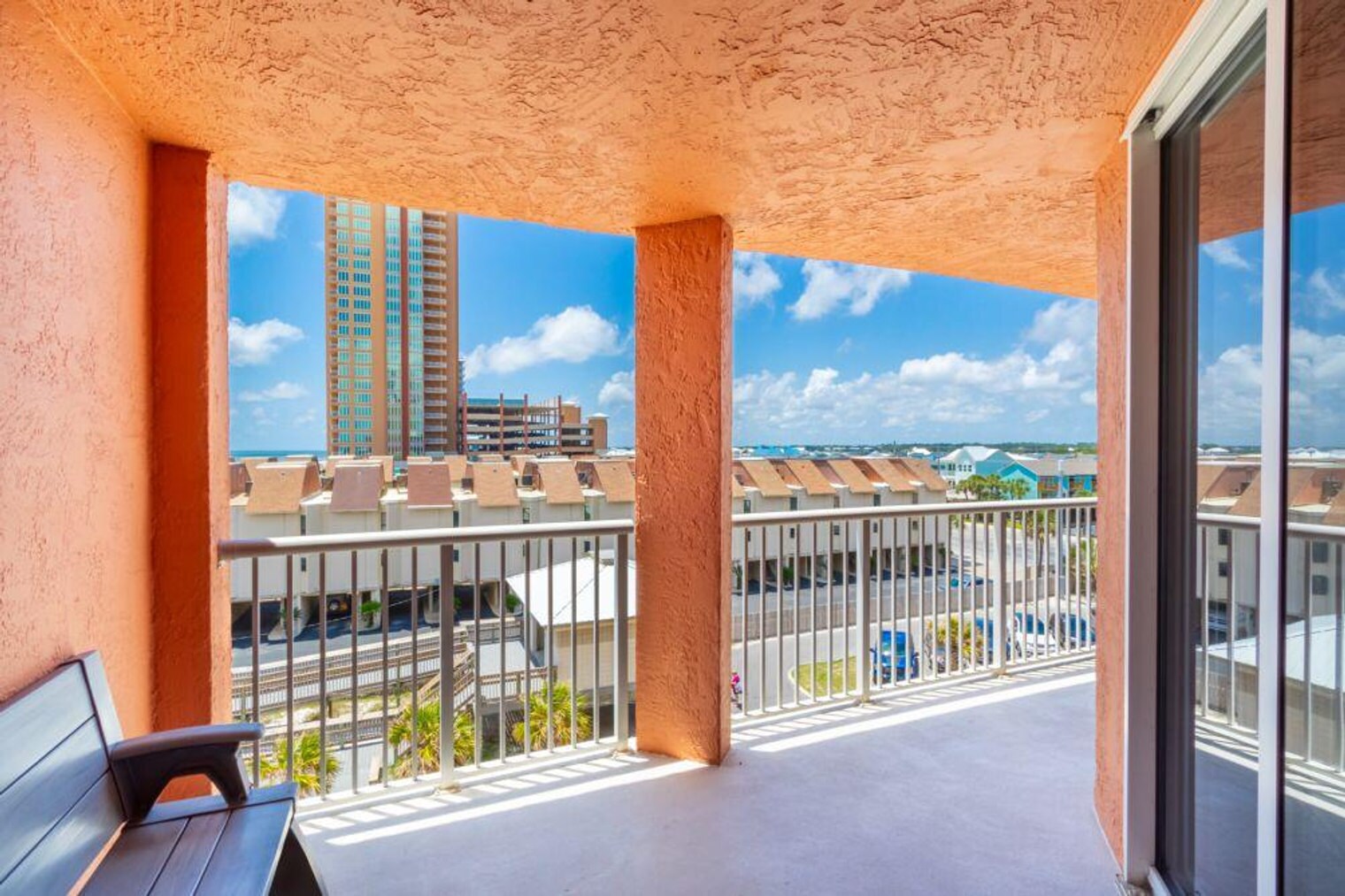 Building Photo - 633 W Beach Blvd