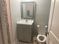 Building Photo - 1 Bed/1 Bath - Fully Renovated - Kitchen with Granite Countertops