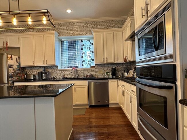 Building Photo - 7406 Curly Leaf Cove