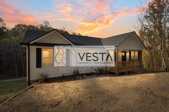 Building Photo - 16 Meadows Town Rd