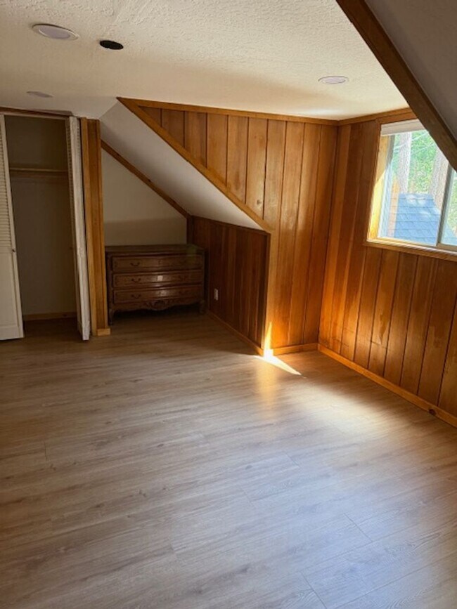Building Photo - 3Bd 2Ba home located in a quiet neighborho...