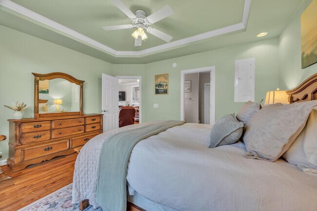 Building Photo - 270 Creatwood Trail