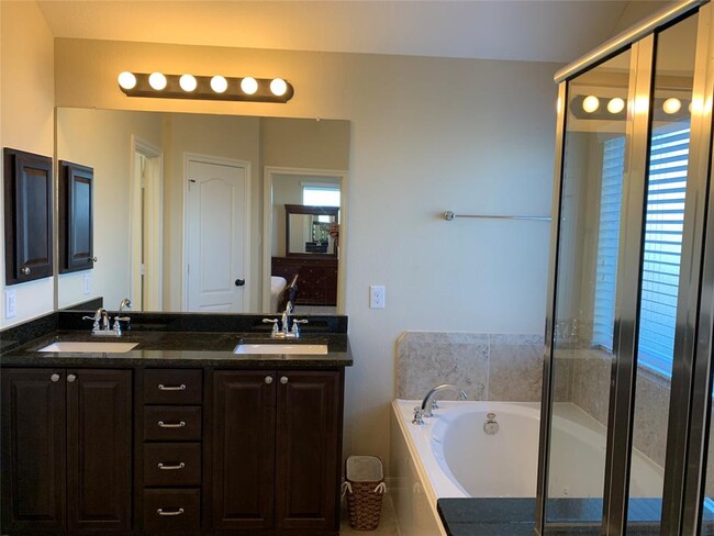 Building Photo - 8902 Pinenut Dr