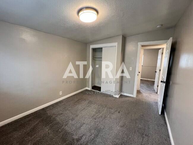 Building Photo - 3213 Rushton Ln