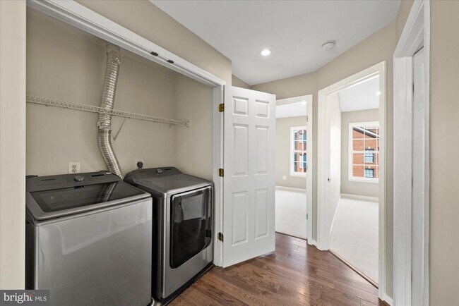 Building Photo - 13438 Burrough Farm Dr