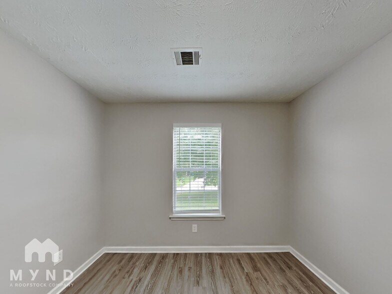 Building Photo - 211 Nicki Ct