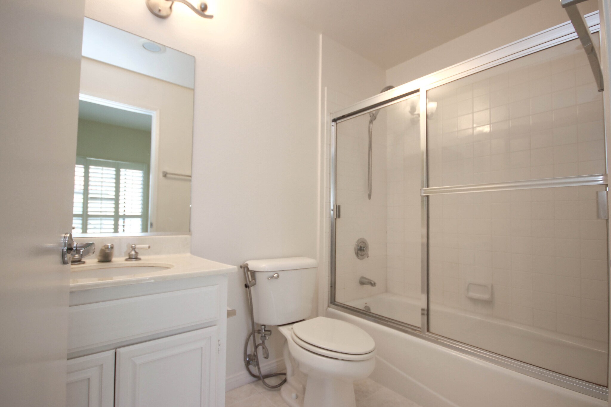 Building Photo - 111 S Oak Knoll Ave