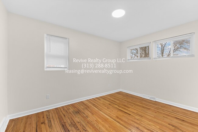 Building Photo - 1746 Beaupre Ave