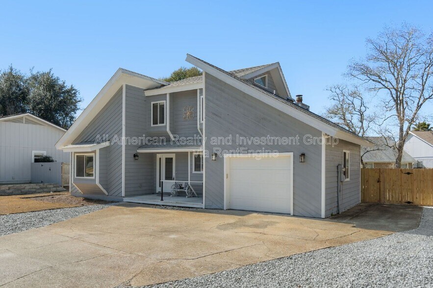 Building Photo - 41 Solar St