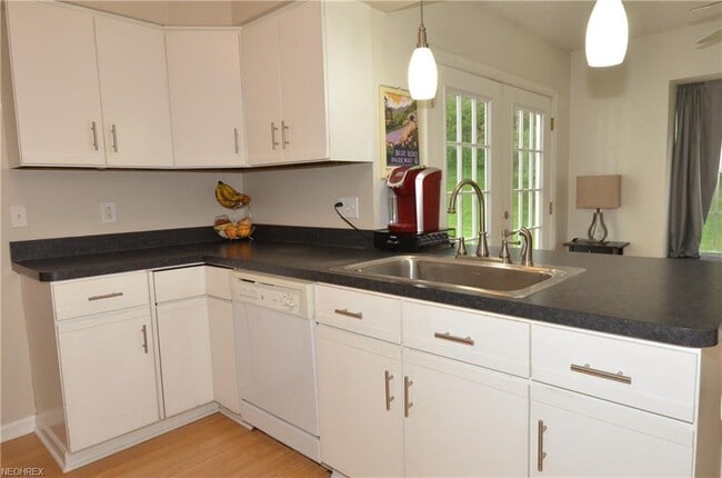 Building Photo - 14927 Royal Ridge Ln