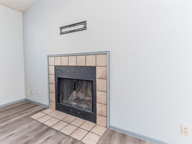 Building Photo - 9624 Sugar Hill Dr